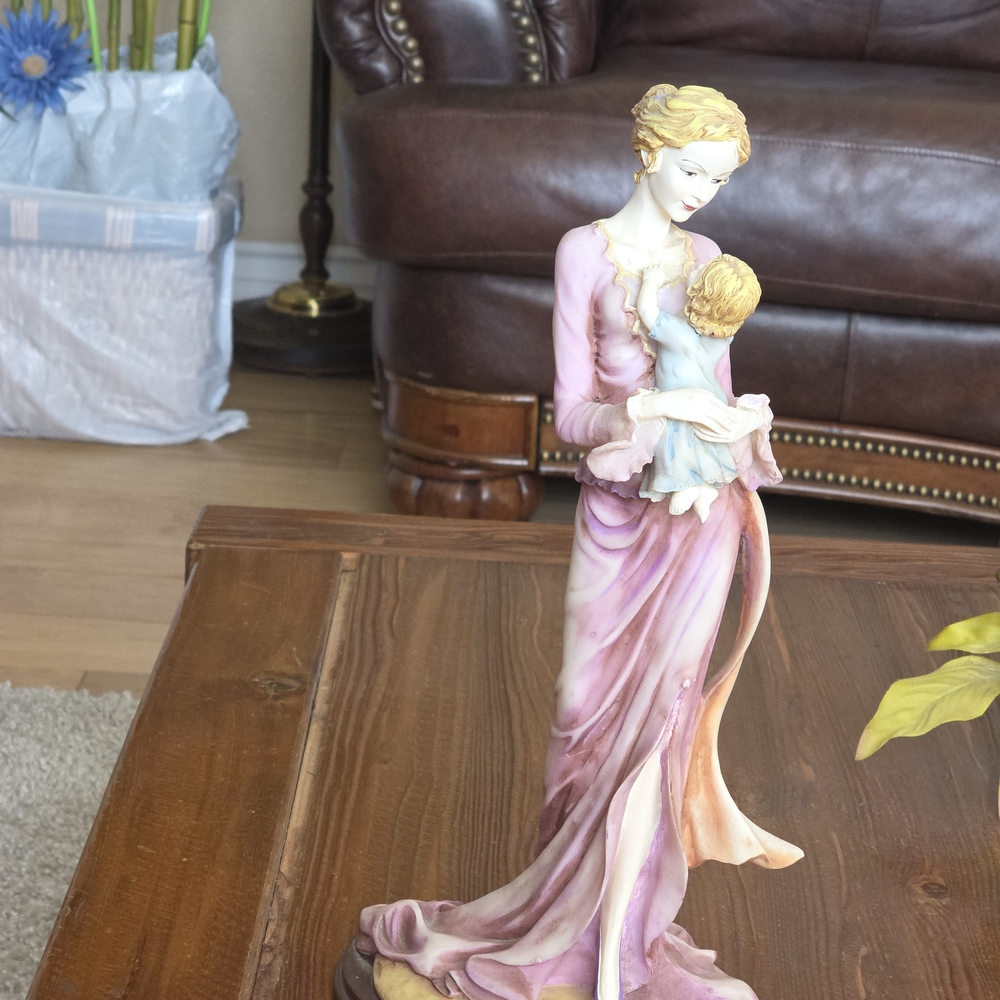 Lady Modona Porcelain Mother and Child Figurine in Pink.